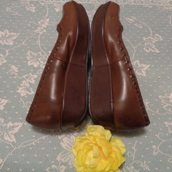 PRETTY GIRL TOOLED TEXTURED LEATHER LOOK WEDGED SHOES 7 - Picture 10 of 12